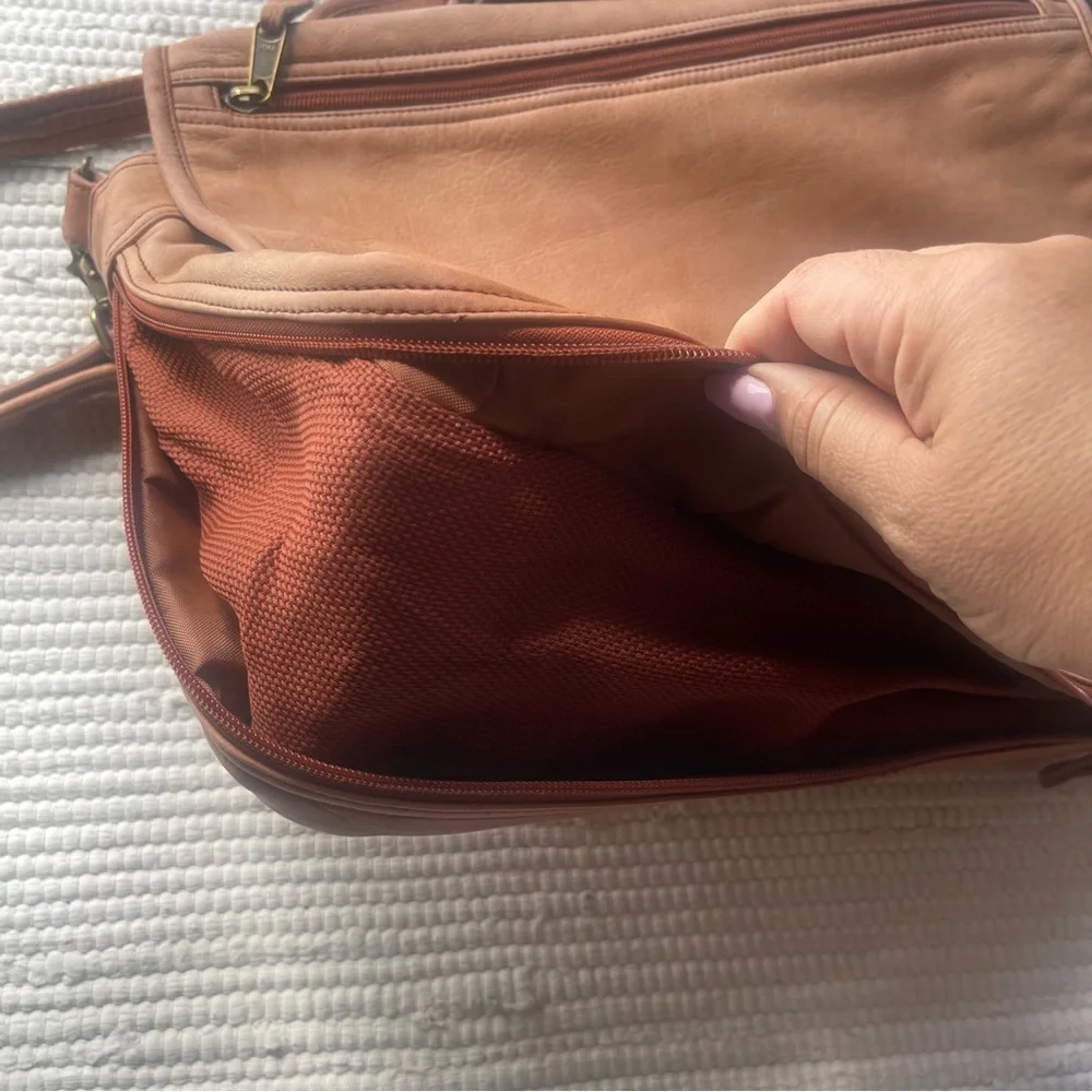 Canyon Outback Leather Co. Messenger Bag Expandable